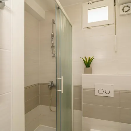 Palmas アパート ツリクヴェニツァ